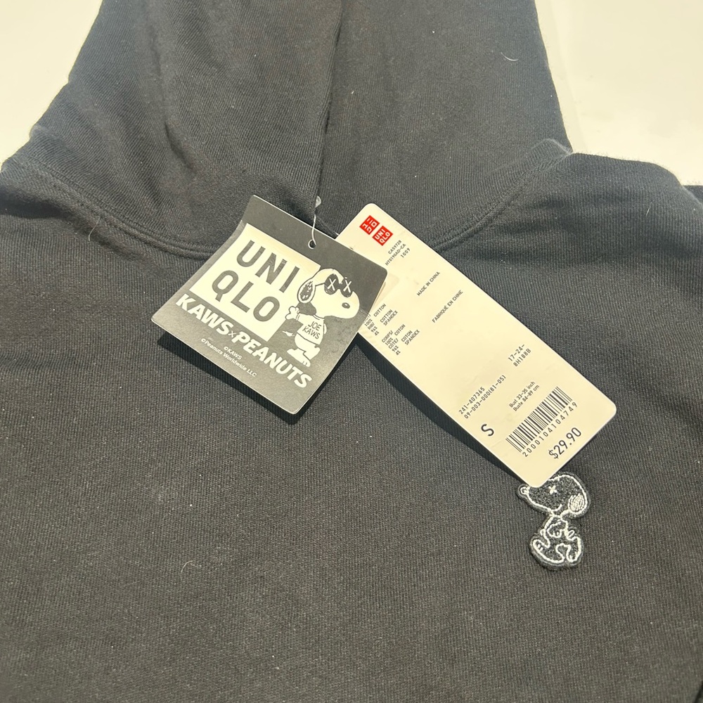 UNIQLO KAWS X PEANUT HOODIE  NWT - Picture 2 of 3